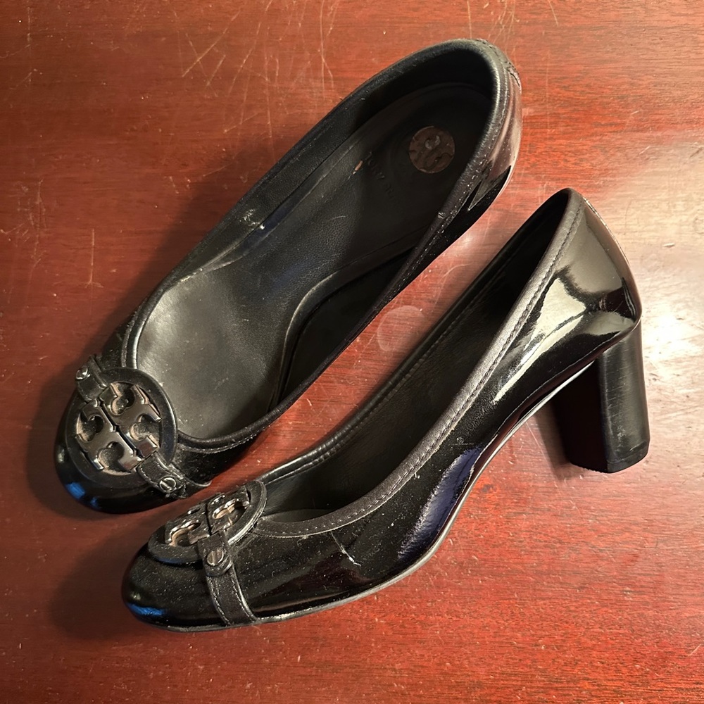 ACCEPTING ALL OFFERS Tory Burch black  patent leather heels chunky round toe 10